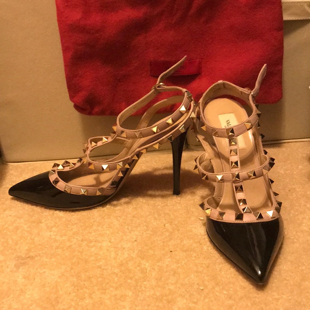 Black Rockstud Valentino pumps 37.5